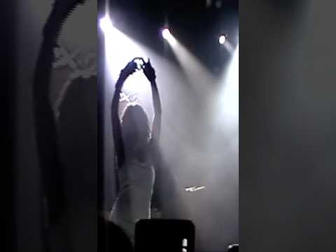 Love 4ever… Beautiful Disaster tour vid @ fallondern